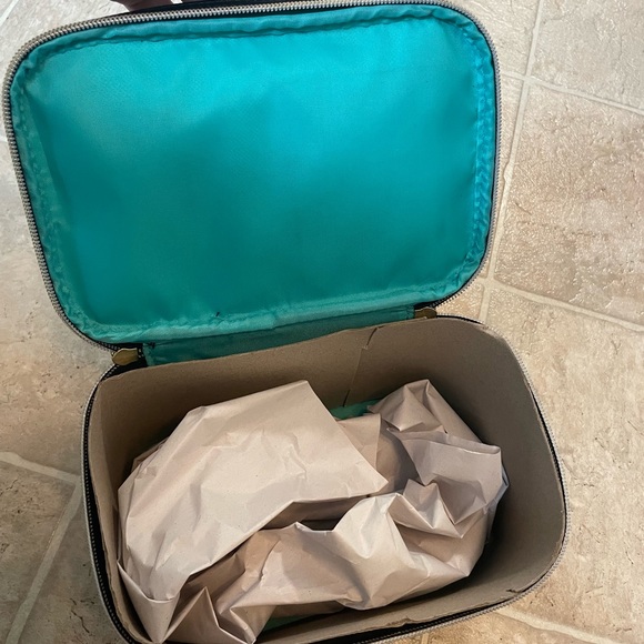 Conair Multi Train Case, Toiletry Bag for Women/Men in Black, Modella by Conair - Picture 2 of 6